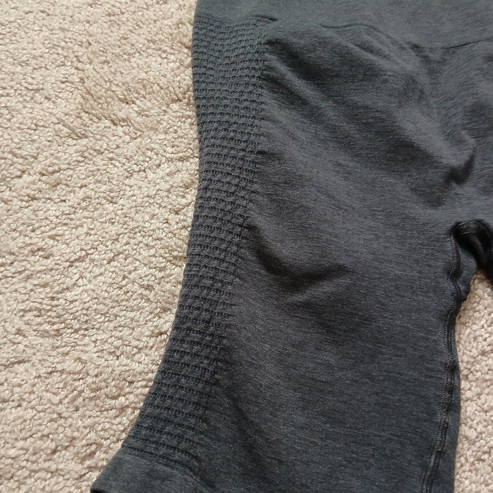 Alphalete High Rise Biker Shorts Dark Gray - Picture 4 of 6